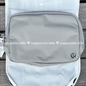 🤍NWT🤍Lululemon Athletica Everywhere Belt Bag Large in ‘Silver Drop’
